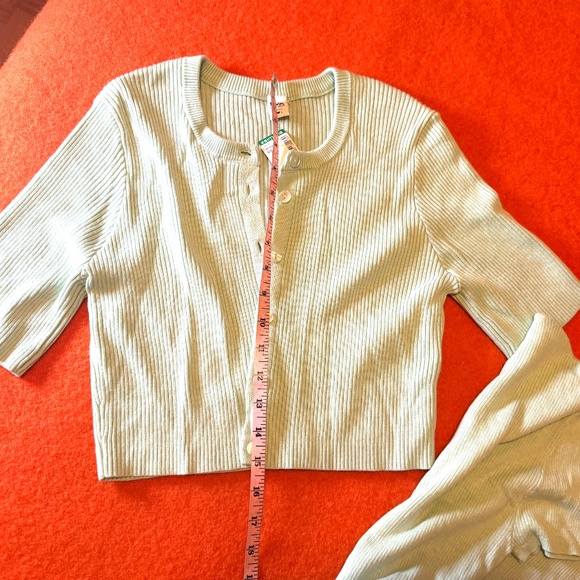 qua blue coord set with short sleeve ribbed cardigan and matching rib knit crop - Picture 8 of 10